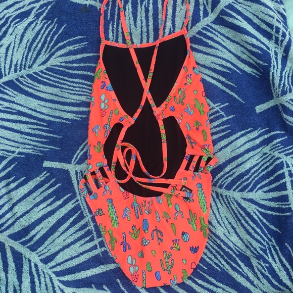 Jolyn catcus/ joshua tree gavin swimsuit - Picture 2 of 2